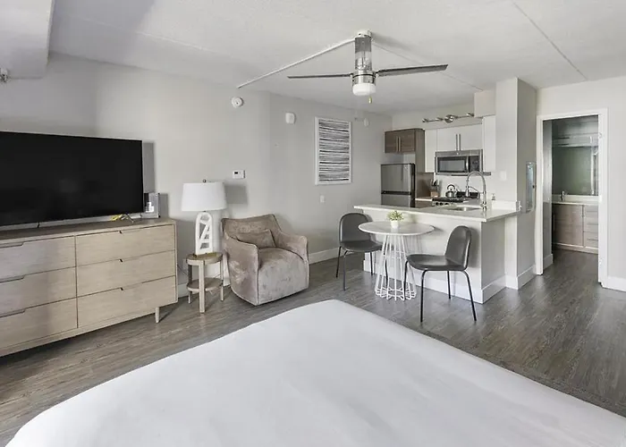 Apartment Landing Modern With Amazing Amenities