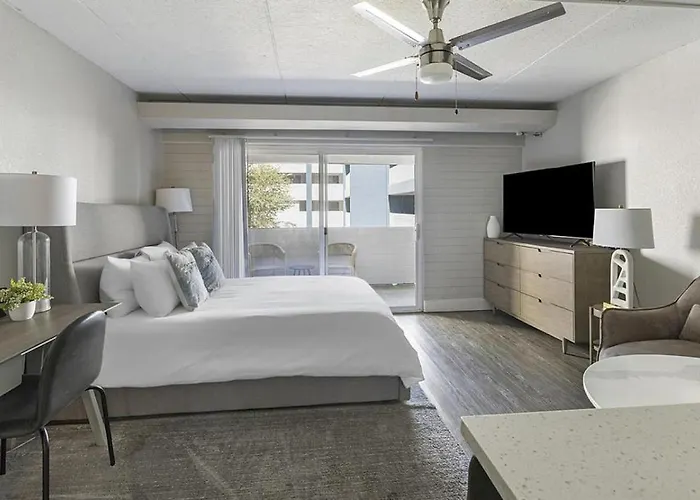 Landing Modern With Amazing Amenities Apartment
