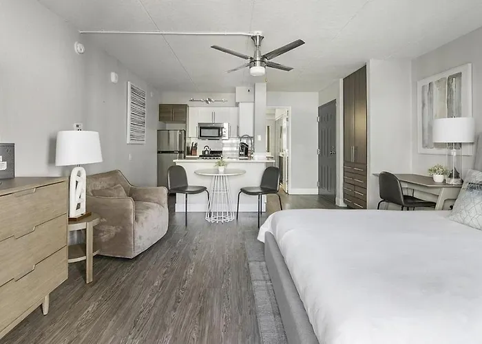 Landing Modern With Amazing Amenities * Phoenix