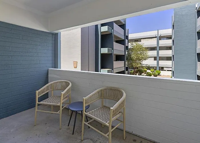 Landing Modern With Amazing Amenities